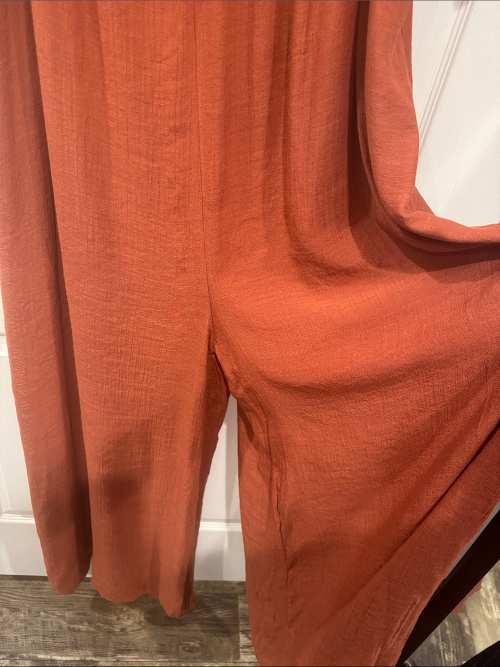 Flowy Jumpsuit with Pockets and Puff Sleeves - Picture 5 of 7